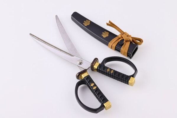 豊臣秀長になりきって一刀両断！刃物の町岐阜県関市から秀長の愛刀をイメージしたハサミを1月14日に発売！