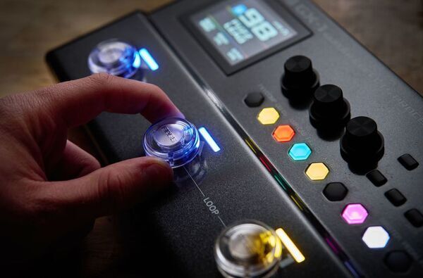 定評あるマルチ・エフェクター「GXシリーズ」に最も軽量コンパクトなモデルが登場