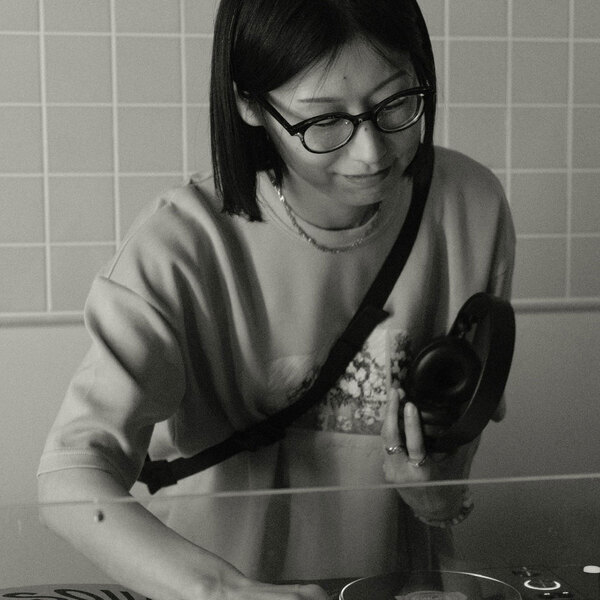 話題のDJから、マーケット初の落語まで。寒い季節こそ楽しい、無料イベントを連日開催！