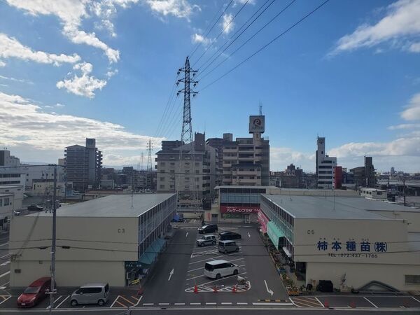 JR東岸和田駅前に新たな商業エリア「東岸和田スクエア」が誕生！～日常とプロが出会う広場　毎日の便利と、専門の品質が響き合う駅前へ～