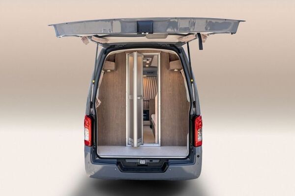 【新製品】レクビィ、270通りの組合せが選べる　日産キャラバンベースの新モデル「レクビィ プラス LIV’N」を発表