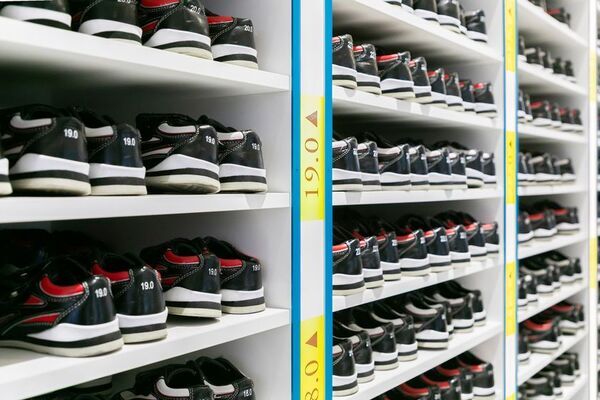 横浜・上大岡のボウリング場「アカフーボウル」　最新機器を導入し、2026年1月31日(土)リニューアルオープン