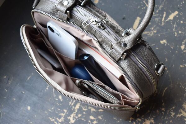 全11ポケット×立て収納でバッグの中身が整う本革2WAYハンドバッグ「Loloco-ロロコ-」をMakuakeで先行販売