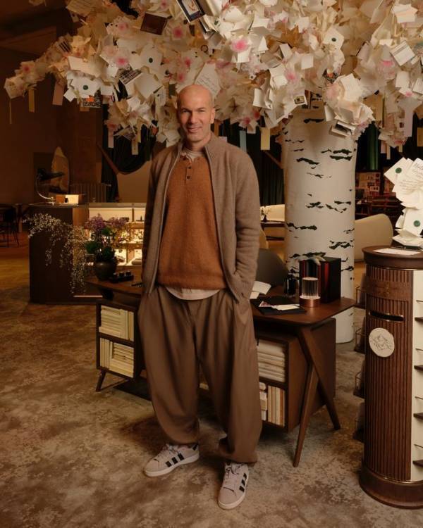 モンブランがミラノファッションウィークで2026年秋冬レザーコレクションを発表　会場に女優の杏さんが来場