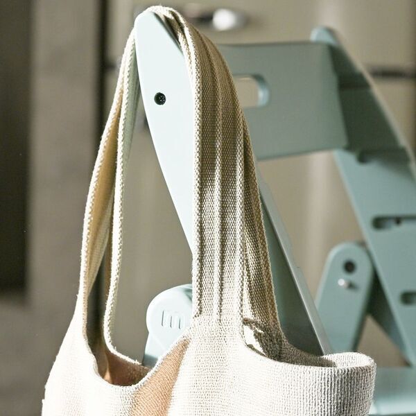 新発想のベビー・キッズチェアYIPPY(イッピー)の最新コレクションESSENCE(エッセンス)が全国の unico 店舗・ECで販売開始。