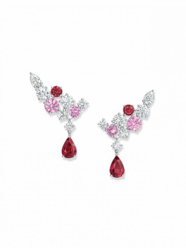 ハリー・ウィンストンのスパークリングクラスター・コレクションに新たなカラーバリエーションが登場