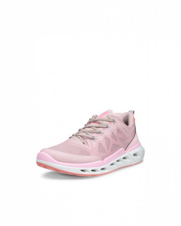 ECCOのBIOM(R)革命は新たなBIOM(R) 720へ　先進技術を駆使した新コレクション発表