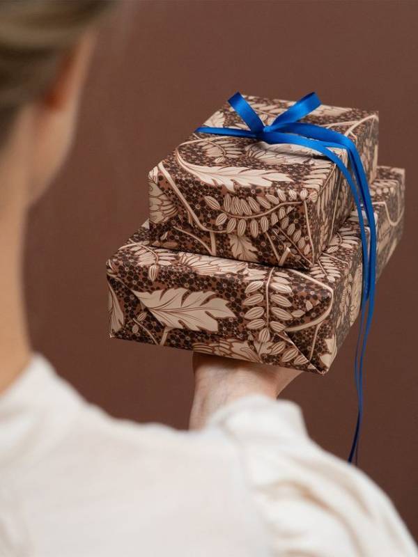 一枚の紙以上の価値をもつ紙製品「気持ちを繋ぐアートピース」をamaが2026年2月より春ギフトに展開　ラッピングは「任せる」から「つくる」へ　物価高・人手不足が生んだ“セルフ・ラッピング”という新潮流