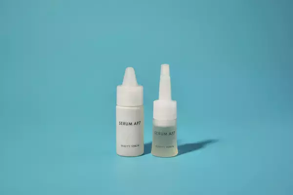 【2月25日発売】フリーズドライで“鮮度”を封じた、「浸透型ビタミンC誘導体*1」7％配合の美容液『セラムAP7』