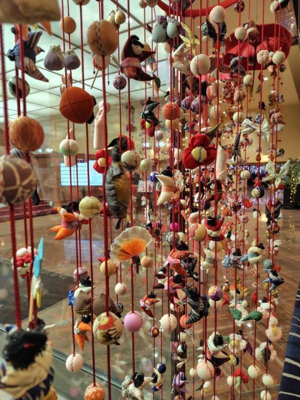 ホテル東京ガーデンパレス　第7回春の装飾　大つるし飾り展　～約3000個の雛の飾り物～「雪国越後三大つるし雛・山形県湊町酒田の傘福®・宮城県大崎市のつるし飾り展」つるし雛装飾と新潟物産展開催のお知らせ
