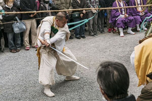 “逃げ場のない火祭！？”狭い境内での迫力ある炎の祭典　840年の伝統を今に受け継ぐ文化行事「吹田の火祭」を2月11日に常光円満寺で開催