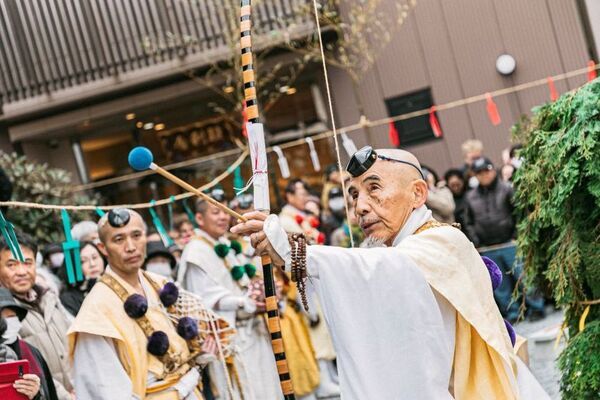 “逃げ場のない火祭！？”狭い境内での迫力ある炎の祭典　840年の伝統を今に受け継ぐ文化行事「吹田の火祭」を2月11日に常光円満寺で開催