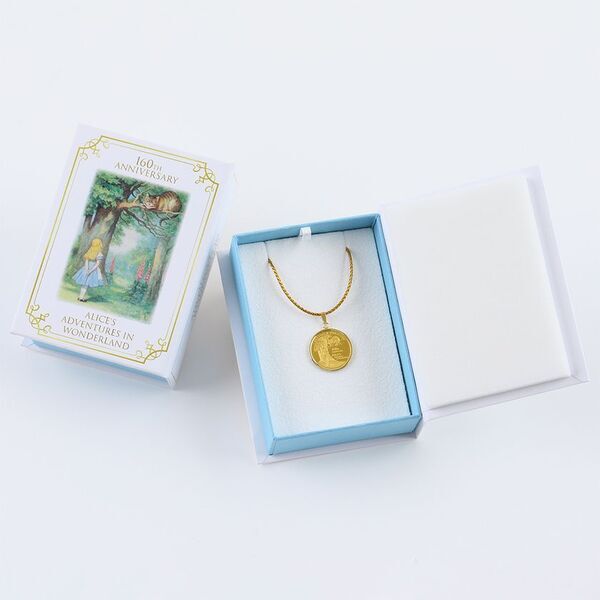 世界限定1,400枚　『不思議の国のアリス』純金コインがペンダントトップに！