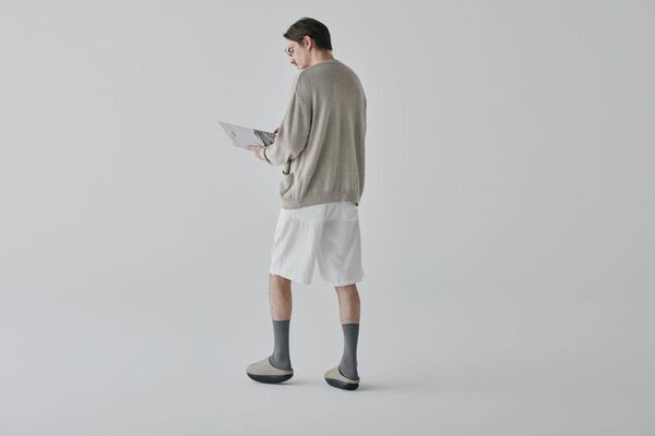 仕事しながら体幹トレーニングができるオフィスシューズ「KAMOLEG 2.0 W」3月上旬より一般販売