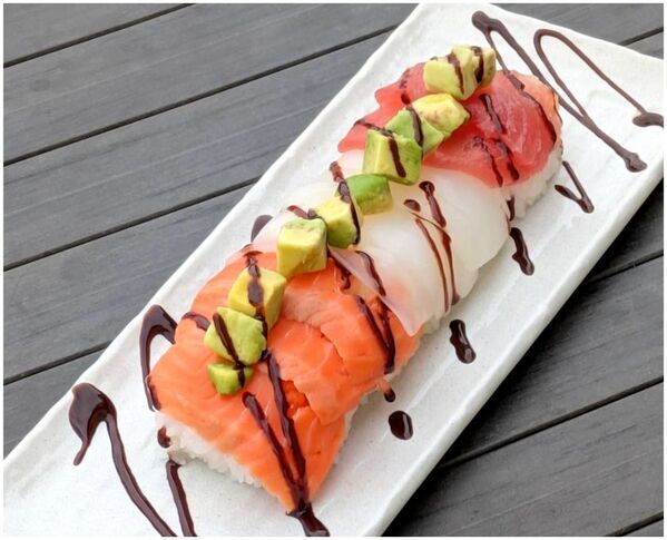 【駿河湾沼津サービスエリア上り線 とと丸食堂】衝撃的な出会いで思わず恋に落ちる海鮮丼とチョコの新感覚！？海鮮グルメが登場　さらに2/14より富士山サーモンと旬の味を詰めた丼・寿司を販売開始