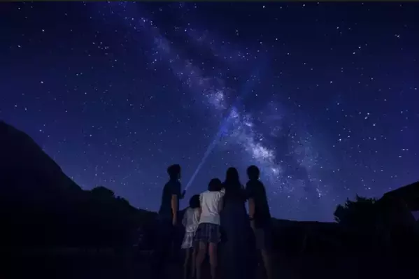 東京の離島神津島で“釣って泊まって星に浸る3日間”