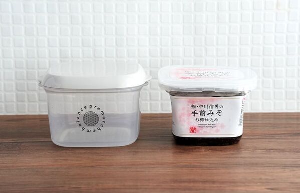 味噌パックをそのまま入れ替え！プレマルシェ×エンバランスの「ストックメイト キューブ」が新登場