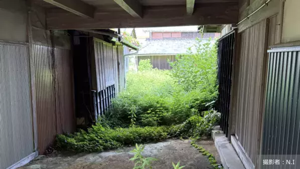 社会課題をともに「知る・学ぶから、はじまる未来。」―「地球の学校」に、空き家問題と未来のまちづくりを考える記事を公開―