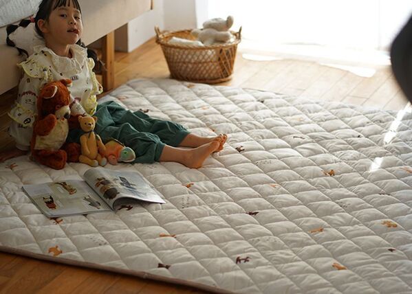 「Maison terrier」とコラボ！“毎日使える”おやつ犬キルトラグが2月25日発売