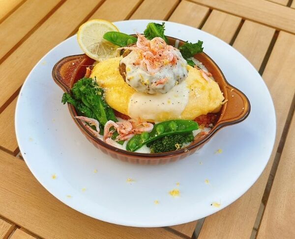 駅舎カフェ「大雄山線駅舎カフェ1の1」に春の訪れ　小田原名産の片浦レモンと春野菜が彩る季節メニューが登場