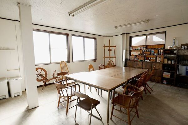 創業109年の画材店・月光荘が絵の具工場「月光荘ファルベ」を製造エリアまで拡張し体験交流拠点として3/6リニューアル