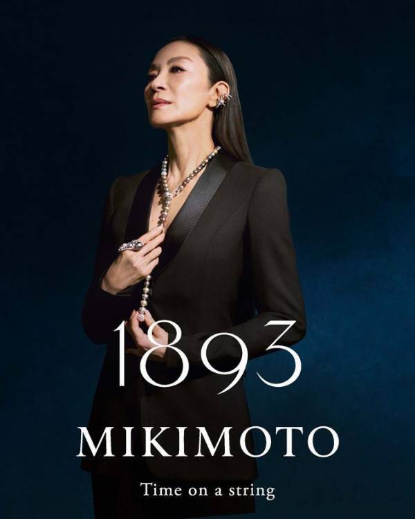 女優ミシェル・ヨー　MIKIMOTO の最新グローバルキャンペーン「1893 MIKIMOTO ―Time on a string―」に登場