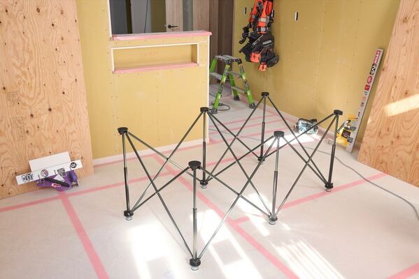 販売開始からわずか1年で累計出荷25,000台突破　現場の声からブラック・パープルを商品化