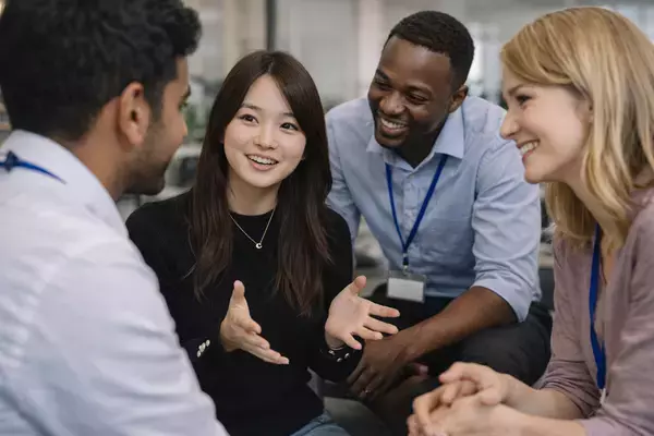 あなたの学習パートナーは“世界を舞台に戦うプロ”へ　「まなびね」×ICSTが業務提携