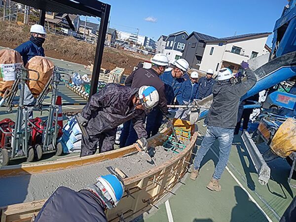CPコンクリートコンソーシアムと日野市が連携協定を締結し、「西平山あそびば」と豊田駅前にCPコンクリートを施工