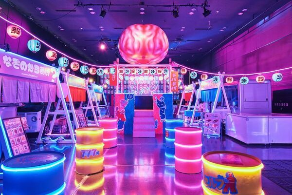 マルハン東日本「ヲトナ基地プロジェクト」　第6弾イベント入場無料！3日間で約10,000人が体験した話題のフードフェスが今年も開催決定！脳汁をテーマにした体験型フードフェス『脳汁横丁2026』5月29日(金)から5月31日(日)、東京・秋葉原「ベルサール秋葉原」にて実施