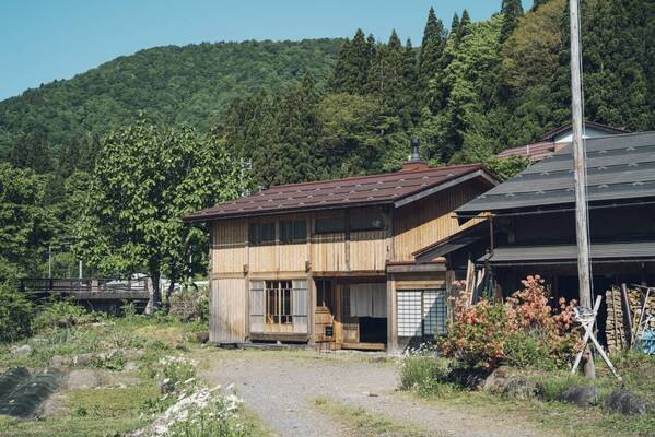 山里に受け継がれた“合理の美”。無駄を出さない衣服文化を未来へ。石徹白洋品店（岐阜県郡上市）、4月4日春の営業開始と三都市展示会開催