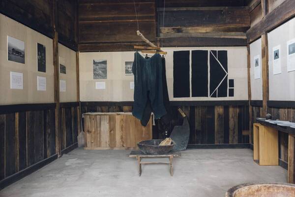 山里に受け継がれた“合理の美”。無駄を出さない衣服文化を未来へ。石徹白洋品店（岐阜県郡上市）、4月4日春の営業開始と三都市展示会開催