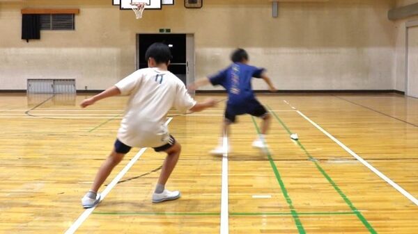 【新学期の盲点】子どもの上履き、1日平均6.1時間・年間1000時間以上　子どもの足を最も拘束するのは「上履き」だった　外靴より3倍以上長く履くのに、健康意識は27％　400人調査で見えた「足育」の死角