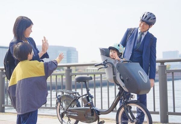 【自転車「青切符」施行】保護者の97％が制度を理解せず　江東区・警察・メーカー連携で送迎世代向け交通安全イベント開催