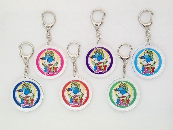 ガチャCAN自販機限定「カープ コラボアクリルキーホルダー」を3月18日より販売開始