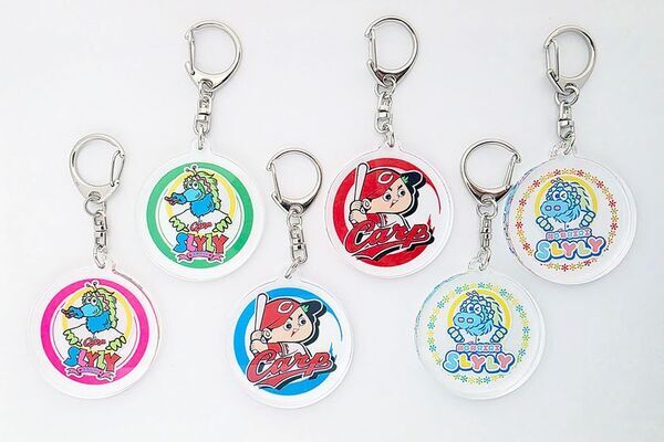 ガチャCAN自販機限定「カープ コラボアクリルキーホルダー」を3月18日より販売開始