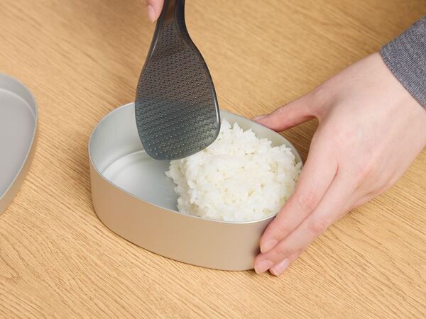 驚くほどくっつかない。最後の一粒まですくいやすい剥離性の高いTPX(R)樹脂を採用した「快適しゃもじ」がlike-itより新登場