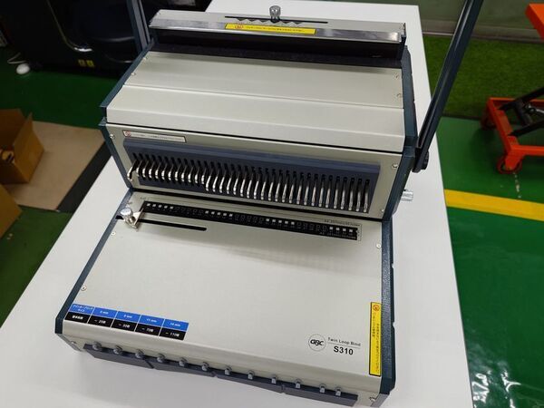 手動製本機で仕上げる卓上カレンダー　ペーパーサミット2026でアナログ製本ワークショップを出店　OMMビル2F・Bホールにて2026年5月30日開催