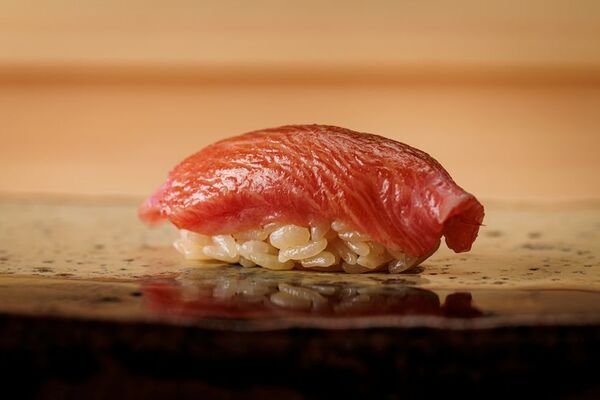 【3/28～4/4 期間限定】銀座の名店「鮨 むらやま」監修　船上で愉しむ、2026年 桜シーズン限定プラン『TOKYO "SAKURA" Cruise Course』予約開始