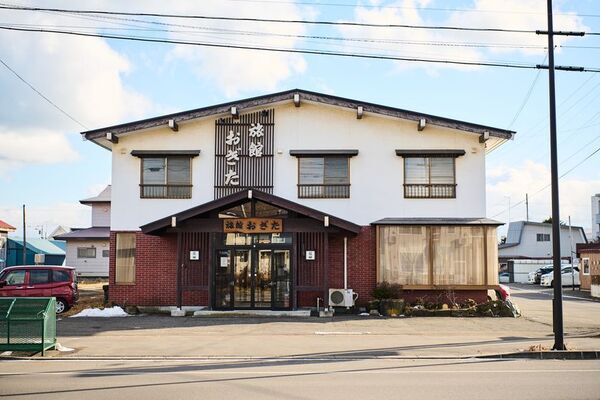 暮らしの延長に、宿がある　祖母の下宿から65年、その空気ごと承継した　旅館が白老で再スタート