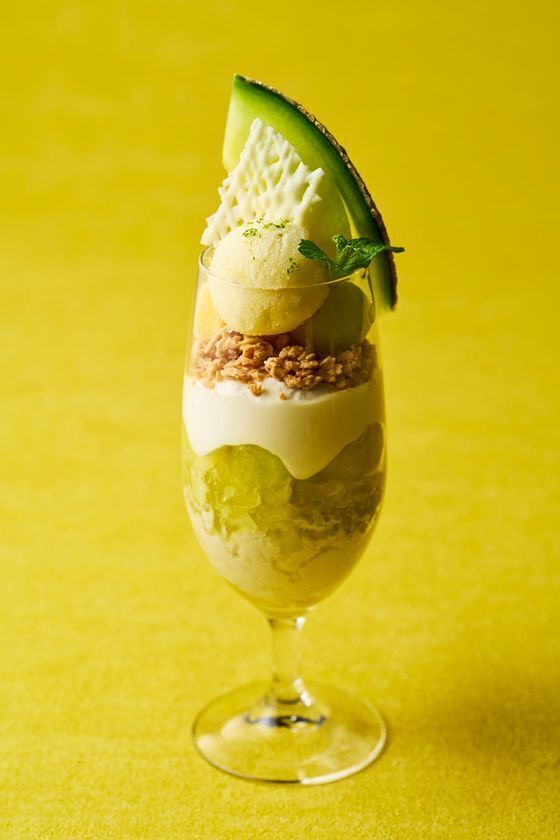 「リーベルホテル大阪」Cafe & Bar LIBERで過ごす初夏のひととき　柑橘とメロンが彩る爽やかなスイーツを愉しむ　「Citrus & Melon Fair」を開催！