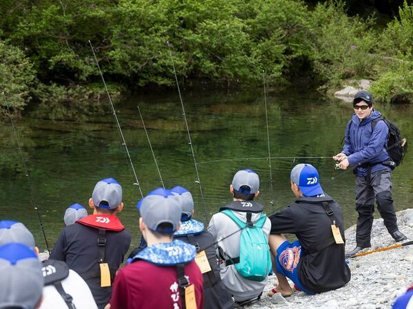 グローブライド、高知県嶺北で高校生向け自然体験型プログラムを実施