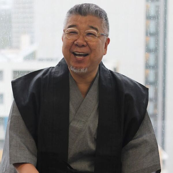 著者累計235万部突破！「本所おけら長屋」シリーズ著者の最新刊が話題　不安な時代に効く“ことばの処方箋”畠山健二著『クスリのことば』が発売