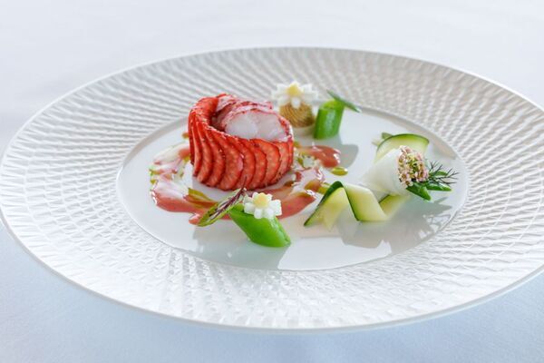 万葉の地・奈良桜井に集う、美食の祝祭　「AUBERGE de SENVIE」開業1周年を祝う、至高の古都ガストロノミー