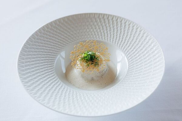 万葉の地・奈良桜井に集う、美食の祝祭　「AUBERGE de SENVIE」開業1周年を祝う、至高の古都ガストロノミー