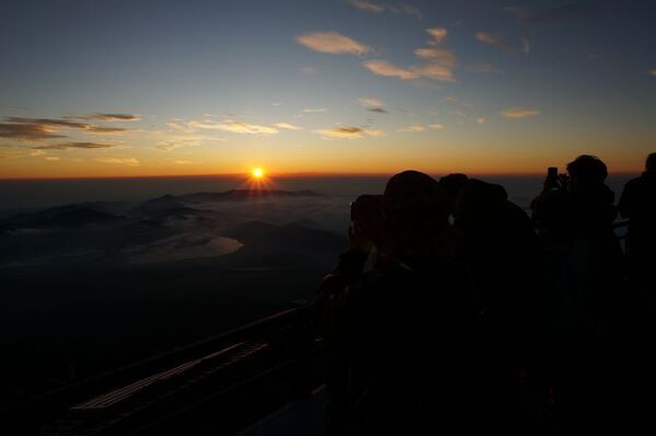 【2026年夏の富士登山】添乗員が“現場のリアル”を語る！「富士登山ツアー2026 オンライン商品説明会」を4月24日に開催