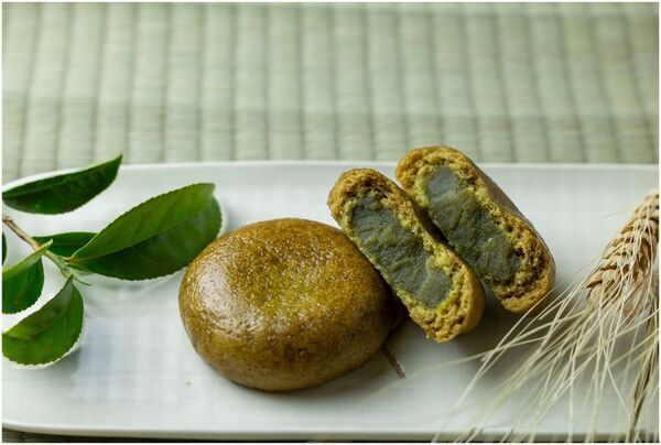 シリーズ初のフレーバーが登場！黒麦まんじゅう本舗より静岡県産お茶を使用した「静岡お茶まんじゅう」が季節限定で4/23より発売