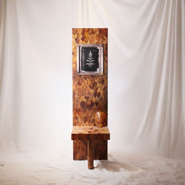 物質調律家・山崎タクマ　世界最大のデザイン展ミラノサローネに出展　モノと生命の境界を探る ― 自身を"モノ"として展示