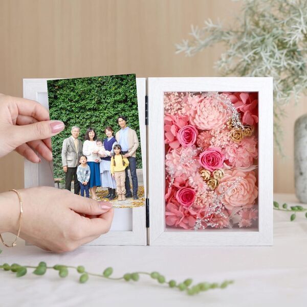 大切なお母さんへ、思い出の一枚を添えて　フォトフレーム購入者限定、思い出のお写真の無料印刷キャンペーンを実施！