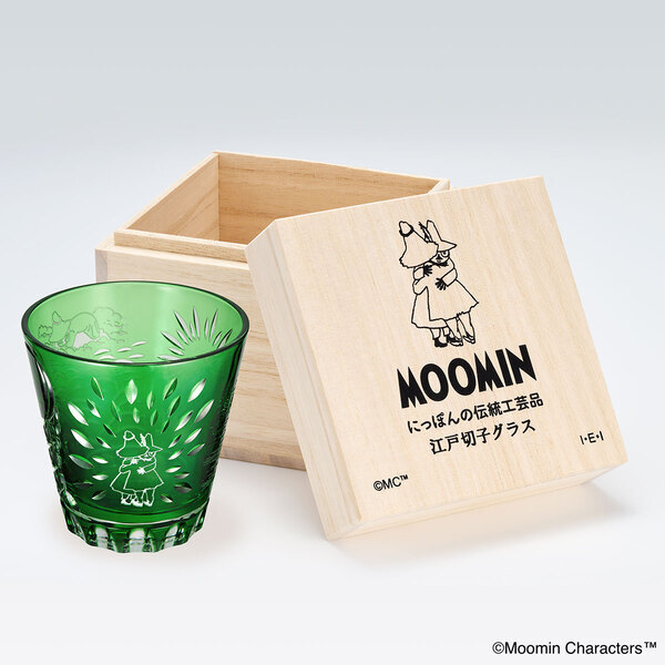 ムーミン小説の世界が、日本の伝統的工芸品「江戸切子グラス」に！　ムーミンとニョロニョロ・スナフキンとヨクサルの2種類